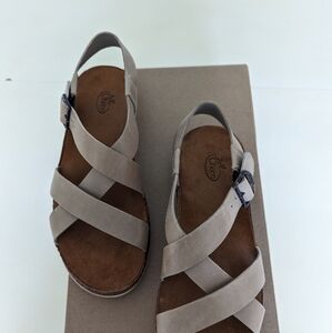 Chaco tan leather sandals size 39/8